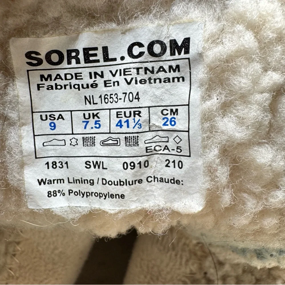 Sorel Tivoli Waterproof Plaid Red‎ and Brown Boots, Women’s Size 9, EUC